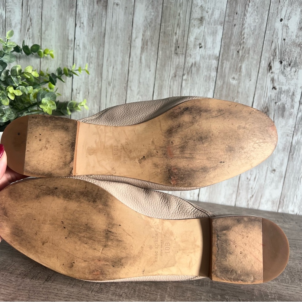Kate Spade Taupe Berkeley Pebbled Leather Mules Tassels Preppy Classic 10 - Picture 6 of 7